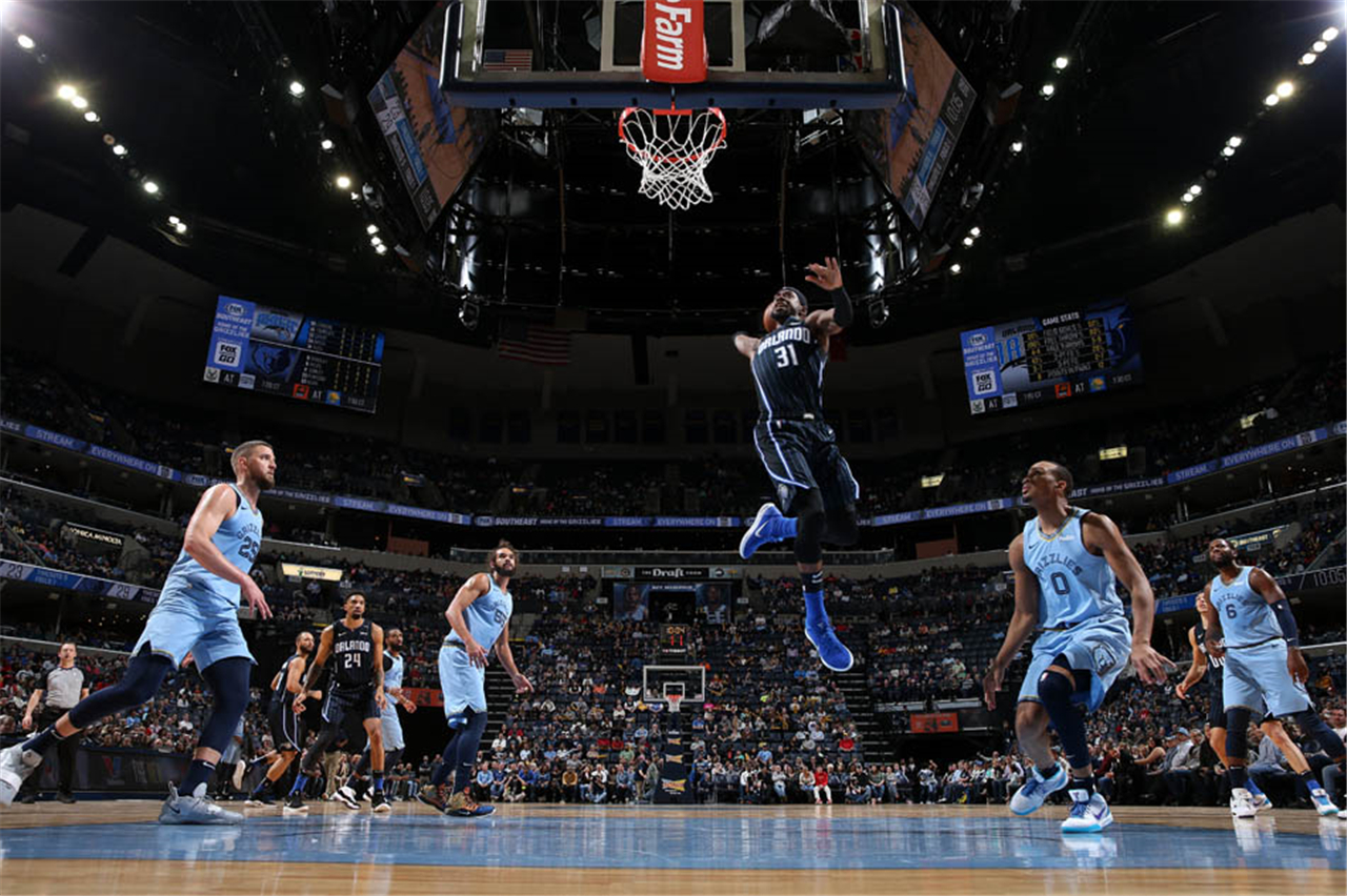 关于克里夫兰骑士今晚防线松动；志在意甲名次提升；球迷炸锅；更衣室氛围转暖的信息