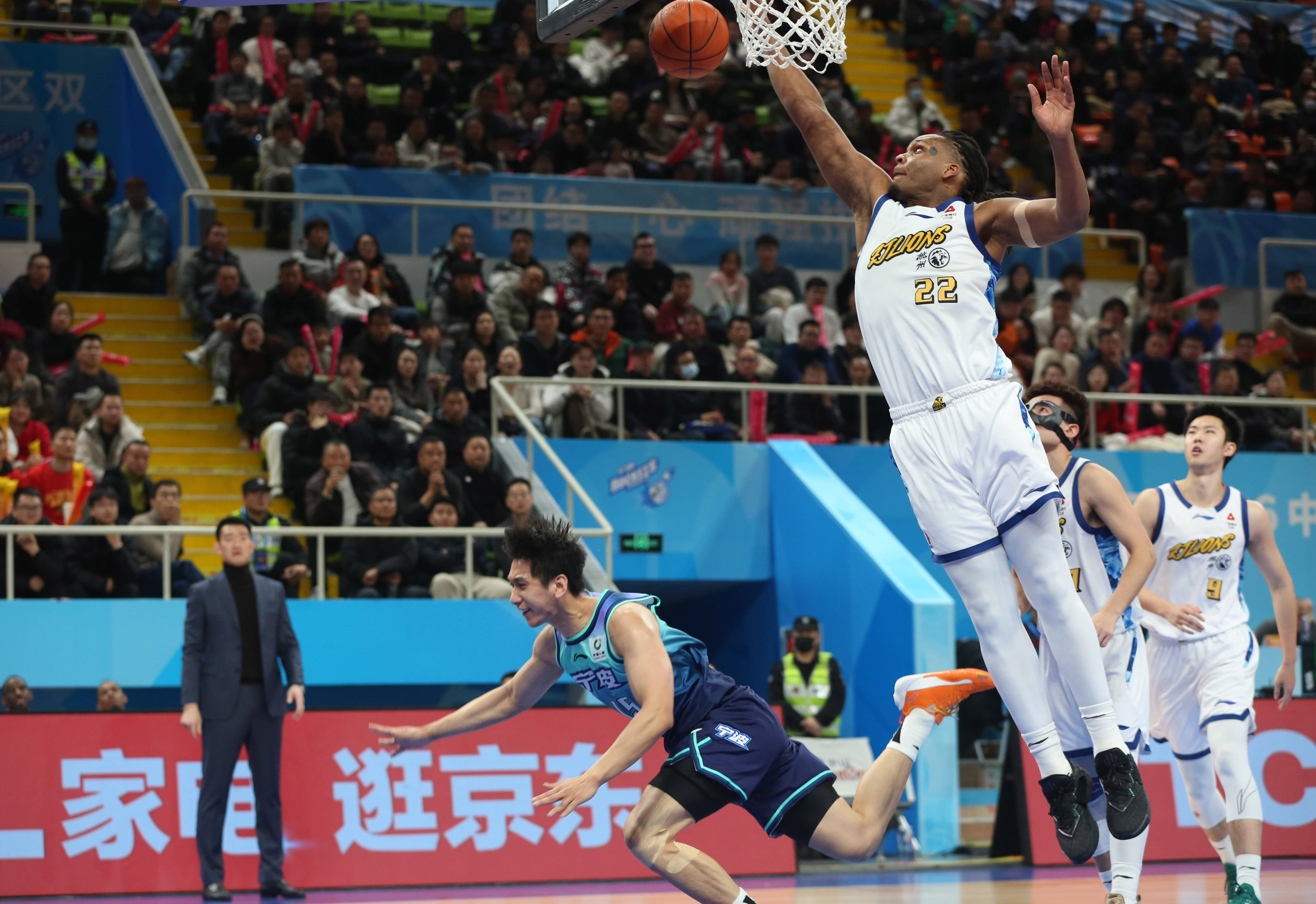 九游官网-里程碑夜葡萄牙体育绝杀压哨，CBA常规赛关键时刻刷纪录，管理层满意，资深球员宣示担当的简单介绍